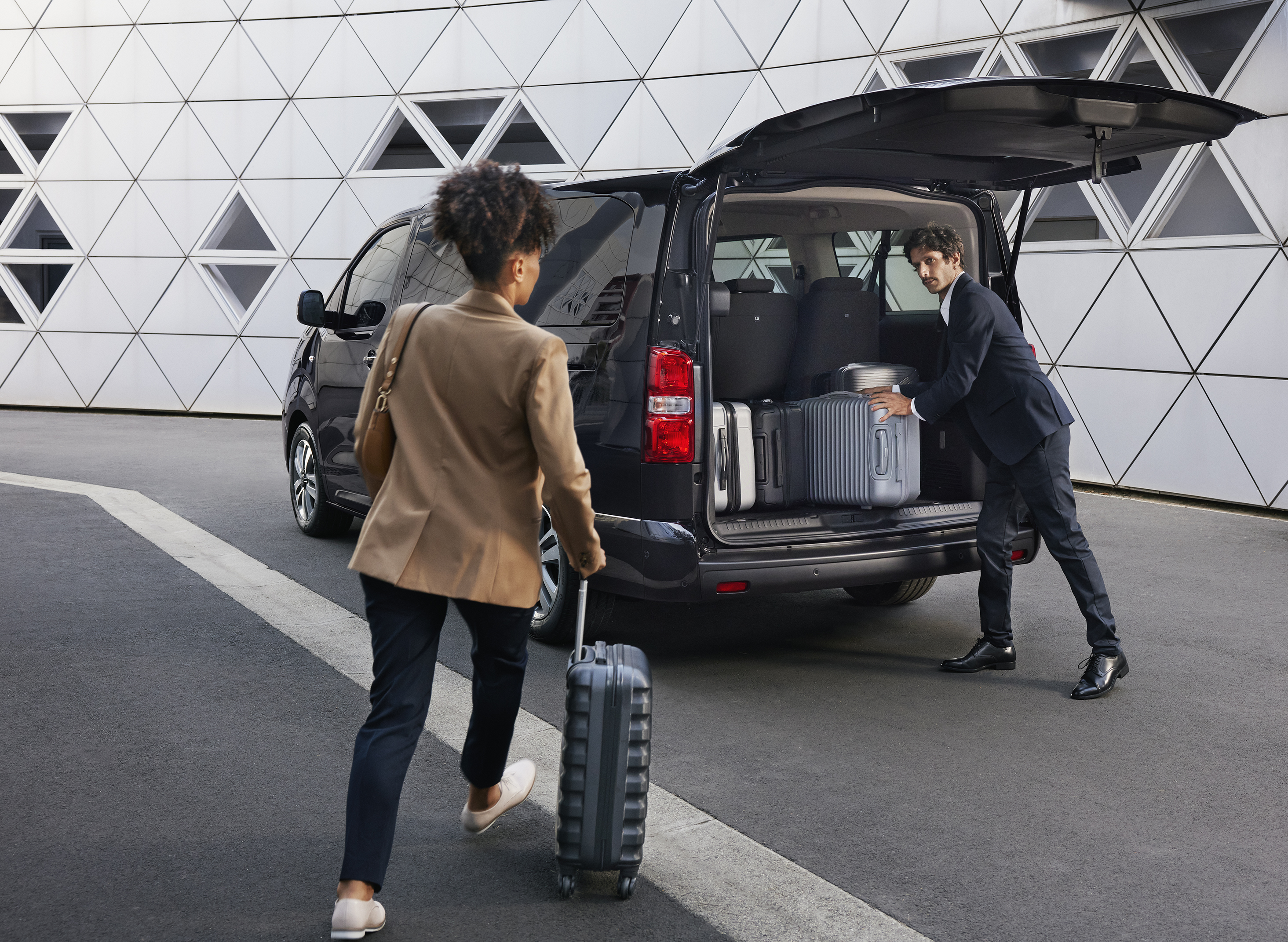 ë-Jumpy Combi en ë-SpaceTourer