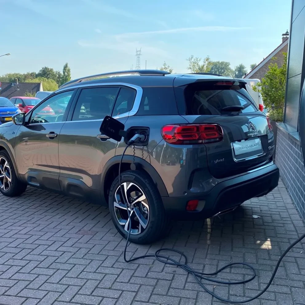 C5 Aircross SUV magazine Floor